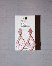 Load image into Gallery viewer, Romantic scallop