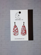 Load image into Gallery viewer, Lace dagger