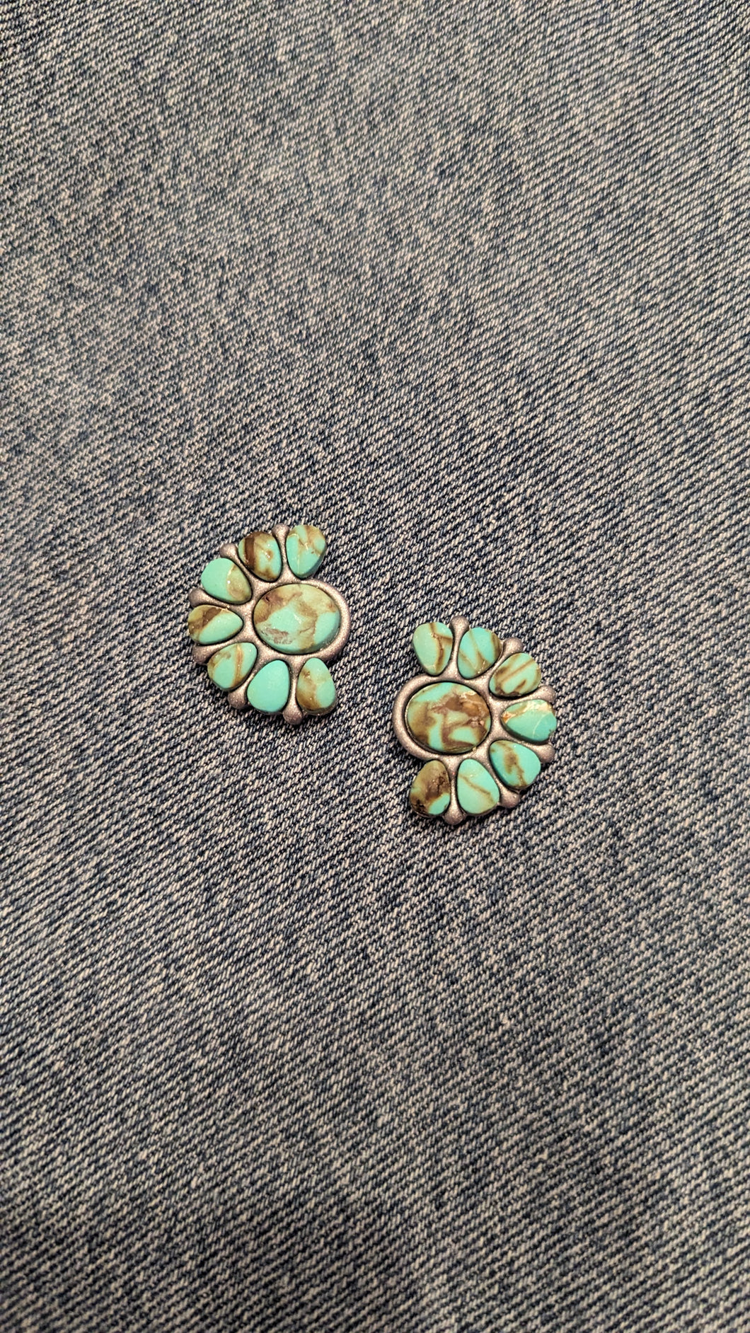 Flower concho cluster